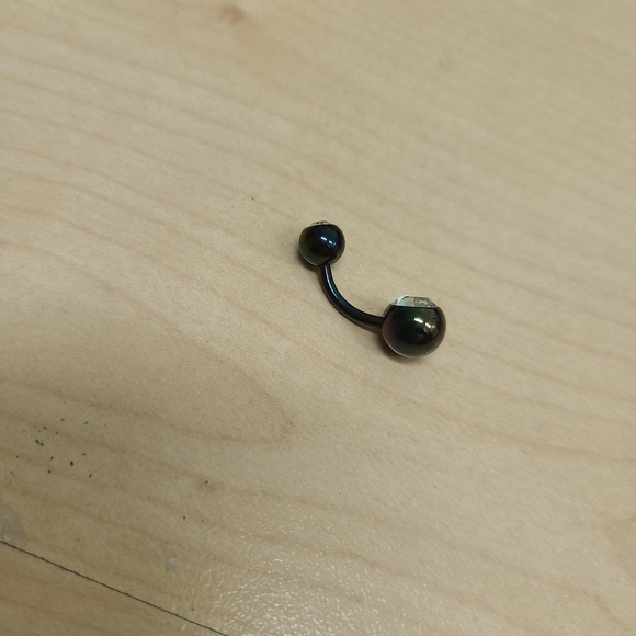 Rainbow black metal Navel Piercing - Picture 3 of 3